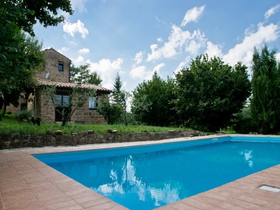 EXCLUSIVE RESTORED COUNTRY HOUSE WITH POOL IN LE MARCHE Bed and breakfast for sale in Italy in Le Marche_1